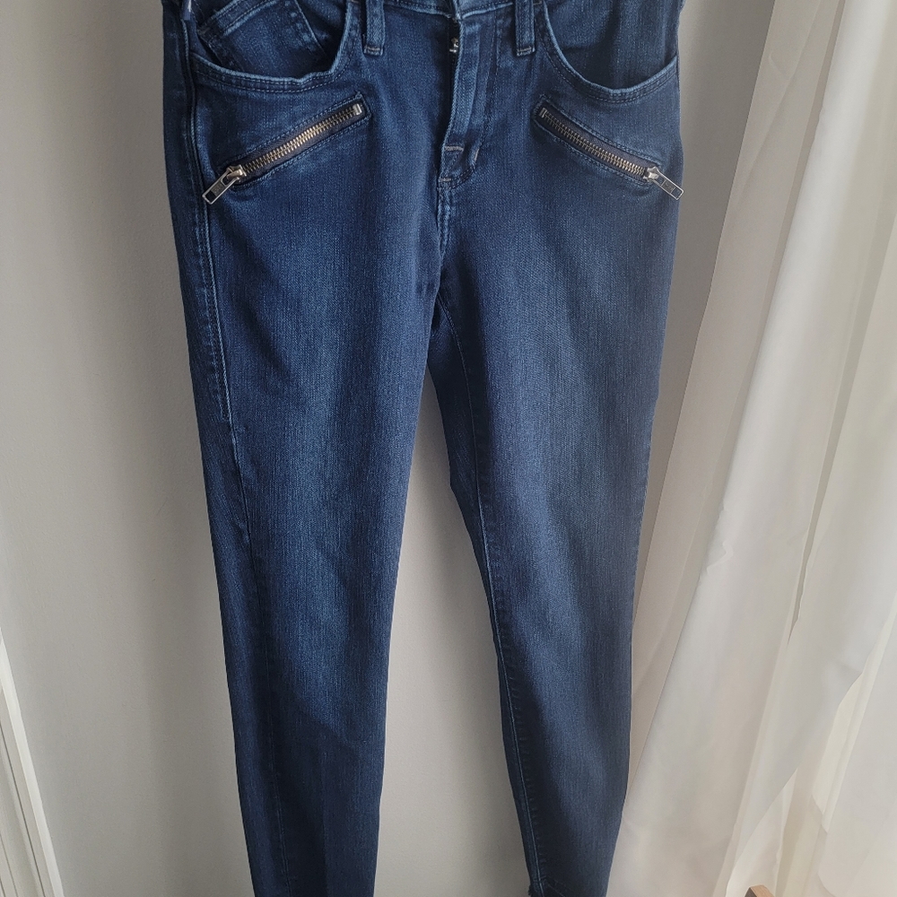 Rock and Republic skinny jeans size 2 28-inch inseam with frayed ends